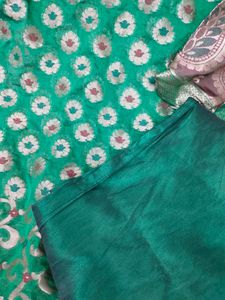 This Is Good Condition 2 Piece Kurti With Pant Sui