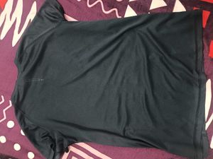 sporty top / gym wear