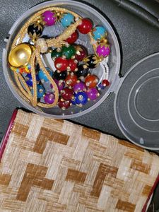 Colorful Beaded Necklace & Pouch 👝+ 🆓 Gift