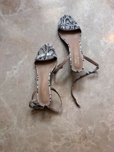 Stylish Snake Print Heeled Sandals