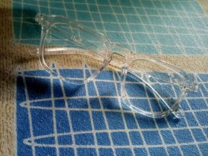 Transparent Unisex Glasses For Both Men And Women