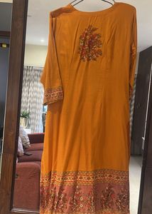 Gold Embroidered Kurti