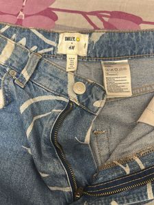 H&amp;M Smiley High Jeans