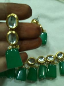 Beautiful Beeds and Kundan Set