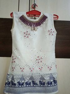 Girlish Bful Sleeveless Top 😍