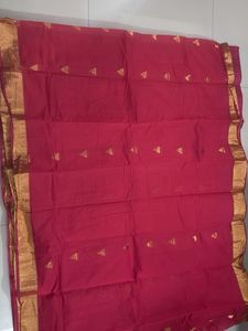 Pink &amp; Gold Triangle Pattern Saree