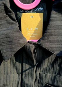 Elegant Black Textured shaket / jacket/ blazer