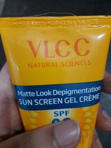 VLCC Natural Sciences Sunscreen