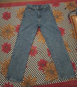 High-Rise Simplicity Straight Jeans