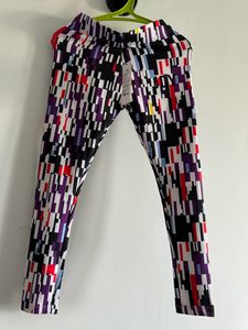 Combo JDY by ONLY  Graphic Print Legging + T-shirt