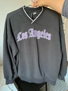 H&amp;M Los Angeles Graphic Sweatshirt