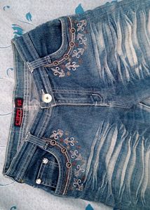 Jeans For Pear Shaped