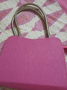 Pink Colour Pretty Elegant Handbag 👜  Perfect For Classy And Fashionable Or Festive Events. Can Easily Contain Purse, Mobile, Umbrella, Big Waterbottle, Makeup, Sunglasses,Tab Etc