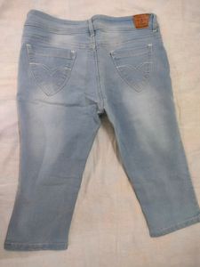 Capri Jeans