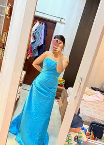 Pretty Real Bodycon Gown🦋💙🩷
