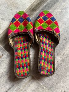 Multicolour Juttis