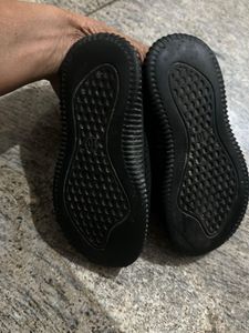 Kids Black Sneakers(3 To 4 Yrs )
