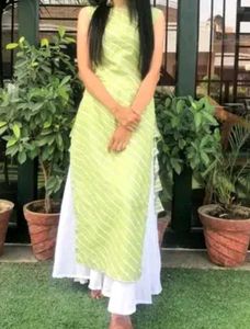Green &amp; White Striped Fabric