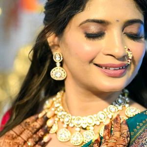 Stunning Kundan Jewelry Set