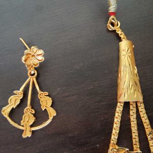 Elegant Gold Necklace Set