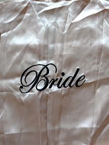 WOMAN BRIDE MAKEUP DRESS