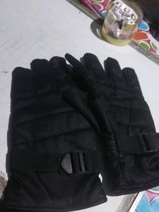 Black Winter Gloves