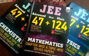 Physics Wallah PYQ Book Set Physic Chemistry Maths