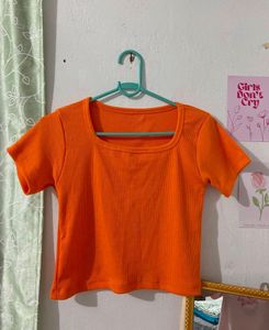 pretty casual orange top 🍊