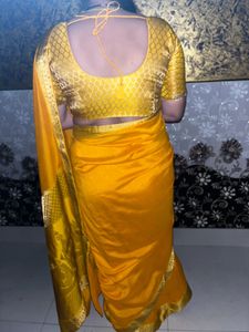Yellow saree with blouse 1 time used only new sare