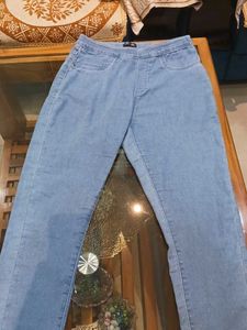 BLUE MOM JEANS