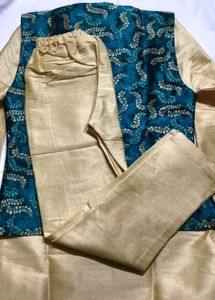 Elegant  bottle Green Floral Kurta Set