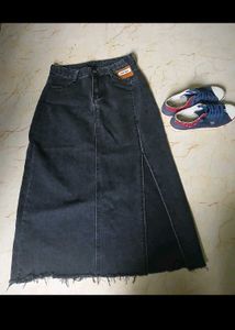 Charcoal Denim Slit Skirt