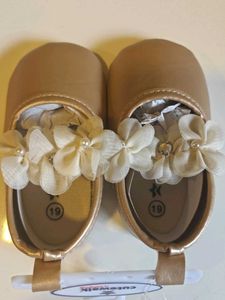 Baby Girl Gold Shoes with Flowers