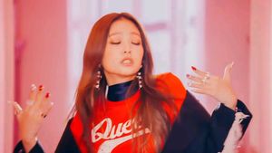 Jennie Kim Inspired Sporty Tshirt