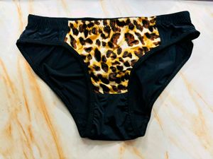Tiger print lingerie set