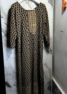 Elegant Black &amp; Gold Embroidered Kurti