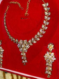 Unique Design Necklace Set