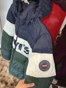 Like New Levi's Puffer Jacket - Stylish &amp; Warm