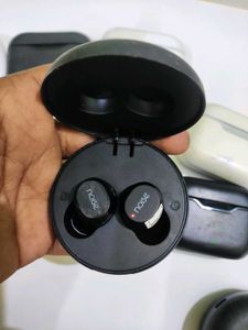 Noise Bluetooth Earbuds 12 Pics