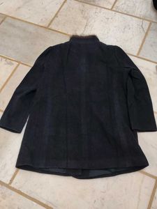 Elegant Black Coat with Fur Collar