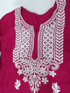 Lucknowi Embroidery Chickenkari Kurti❤️