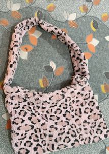 Sling Bag With Efficient Space