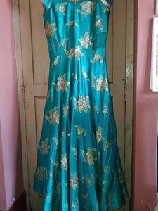 Elegant Green &amp; Gold Ethnic Gown