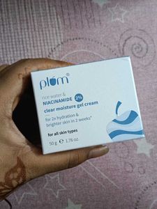 Plum Clear Moisture Gel Cream