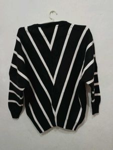 V Neck Striped 🦓 Sweater