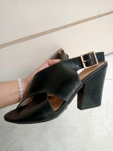Black Leather Heels 👠