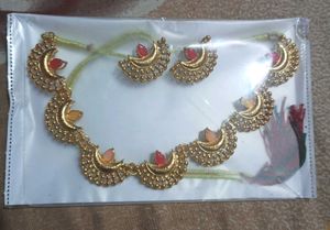 Necklace &amp; Earring Set