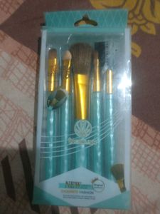 I&#39;m selling beauty brsuh