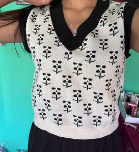 Floral Printed Sweater Vest