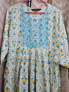 Floral Embroidered Kurtapant